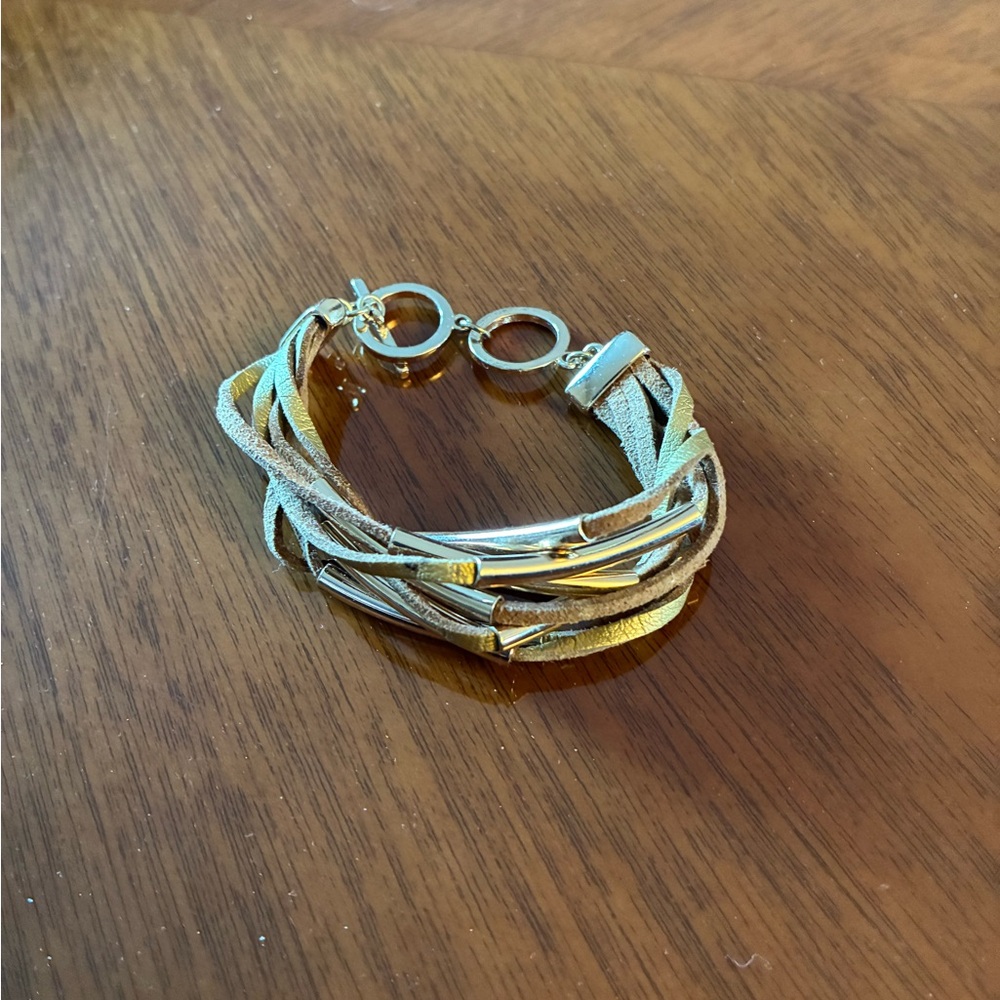 Elegant Gold Women's Bracelet